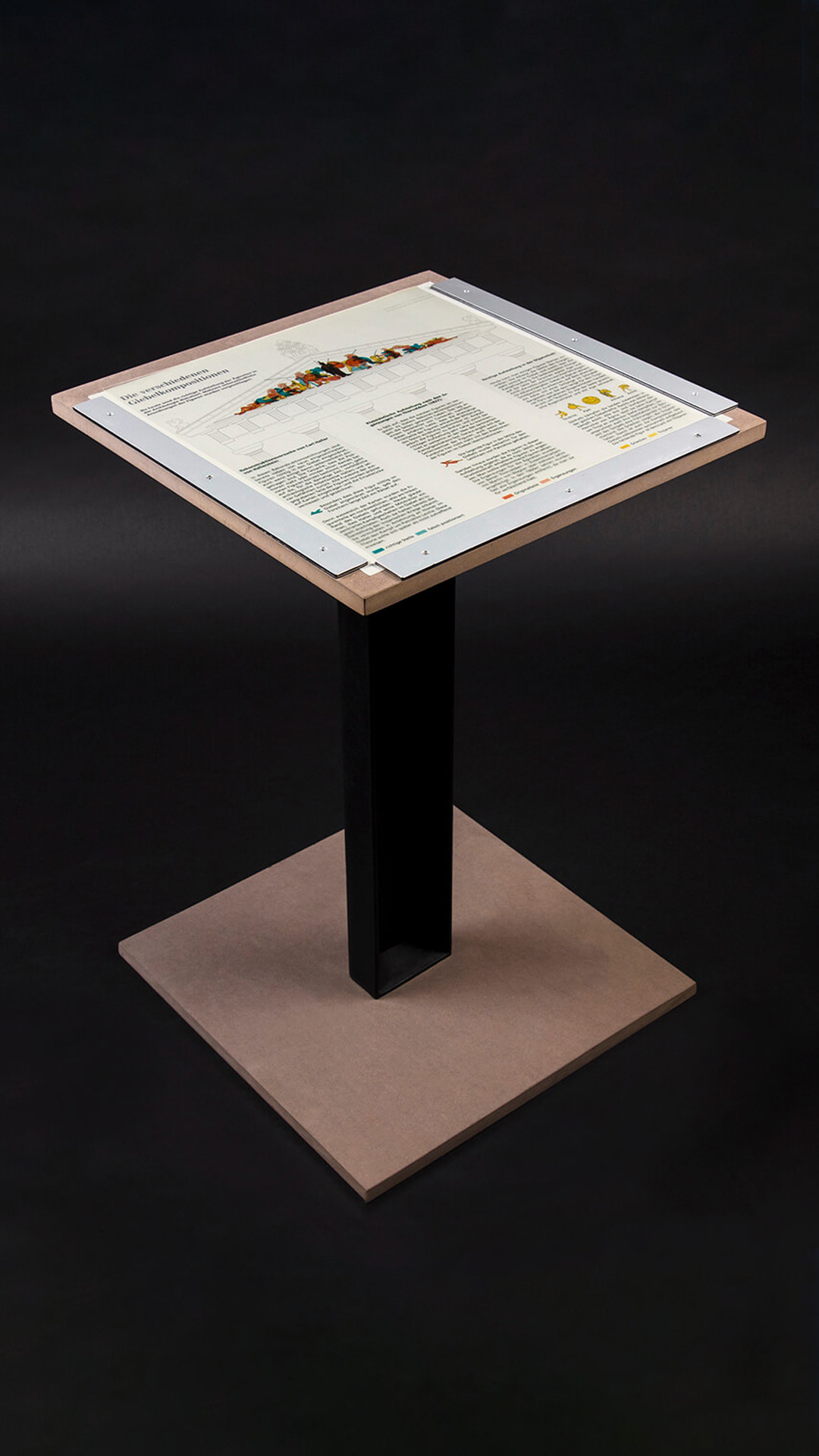  Interactive display table for the Glyptothek in Munich, a museum dedicated to ancient Greek and Roman sculptures